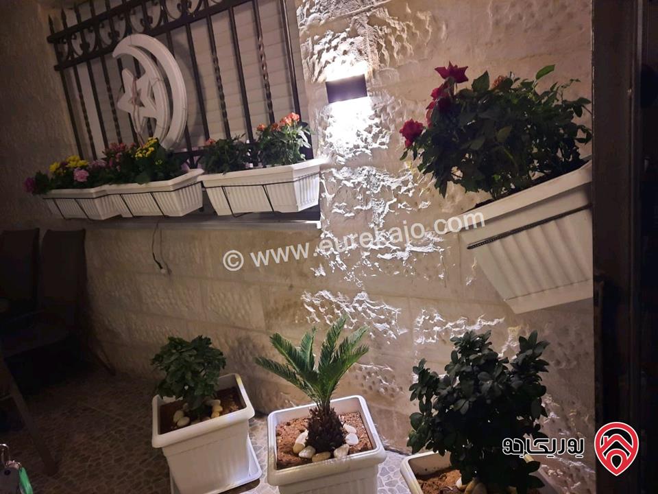 شقة أرضية مساحة 150م داخلي و 70م خارجي للبيع في عمان - ابو نصير