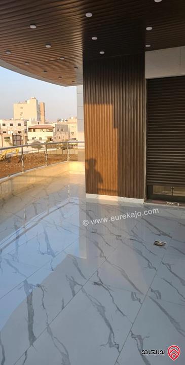 شقة طابق ثالث دوبلكس مساحة 280م للبيع في عمان - خلدا