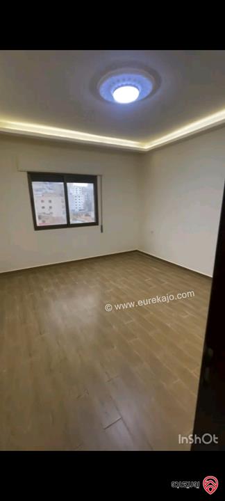 شقة طابق ثالث مساحة 210م مع روف 100م للبيع في عمان - الجبيهة ام زويتينه