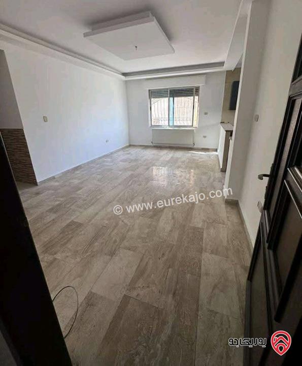 شقة فارغة طابق ارضي مساحة 180م للايجار في عمان - خلدا مطلة على دابواق 