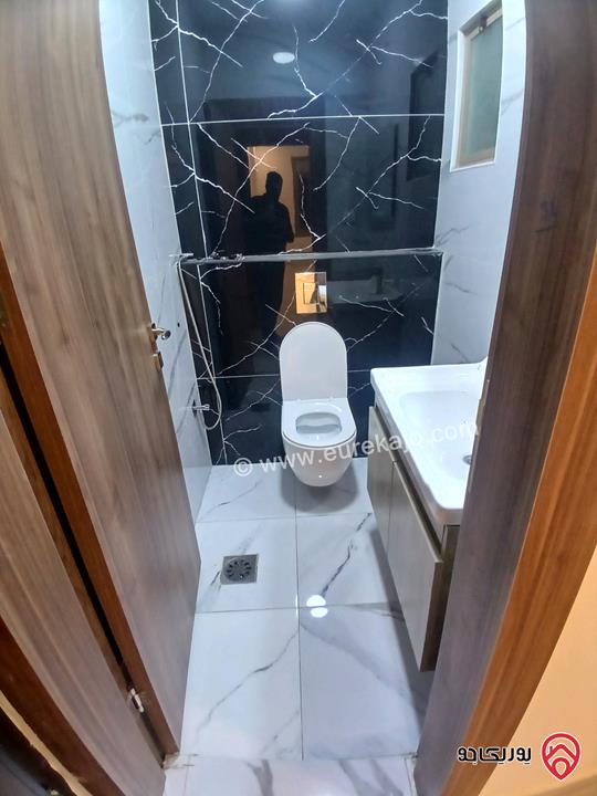 شقة لم تسكن مساحة 160م طابق ثاني للايجار في اربد - جنوب كومباوند الأمعري 