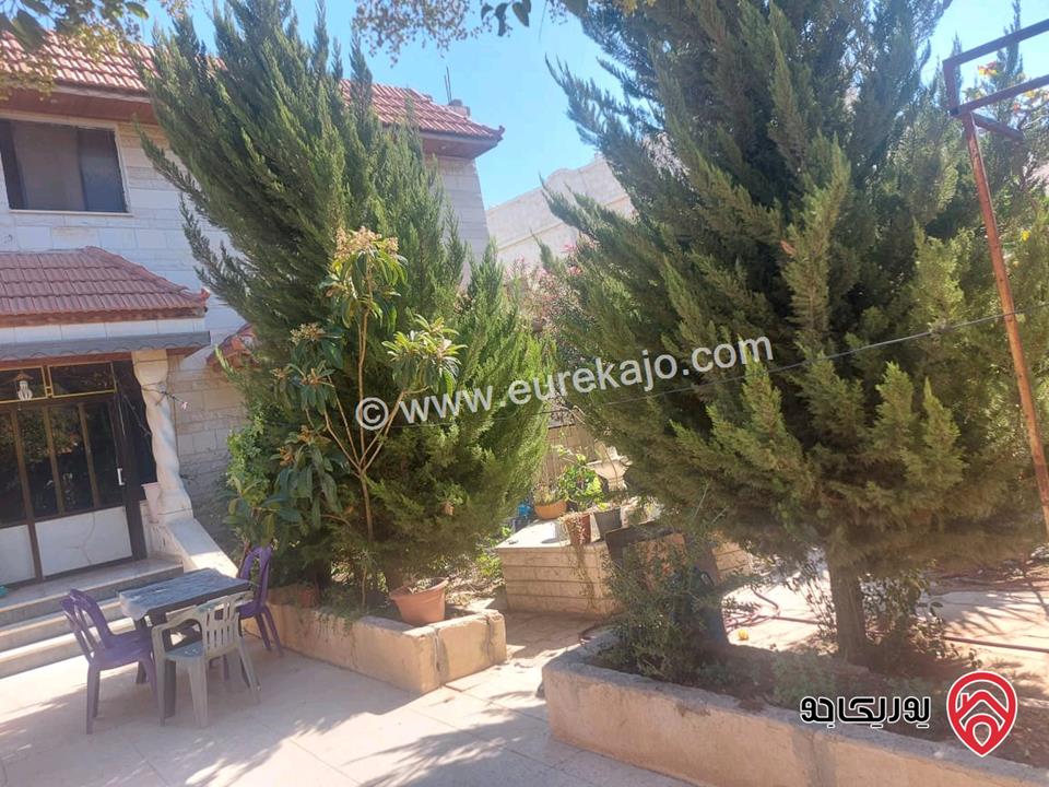 بيت مستقل مكون من 3 طوابق على أرض 740م للبيع في اربد - الحصن