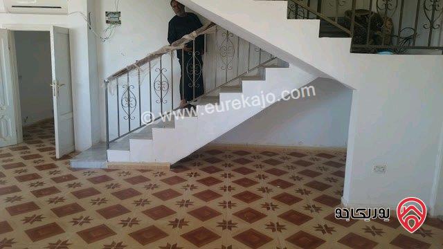مزرعة مساحة الأرض 12 دونم و 500م مع فيلا 500م للبيع في المفرق - حيان المشرف