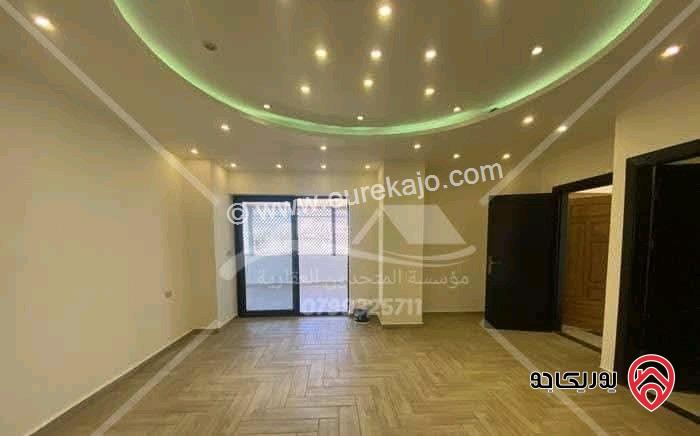 روف من فيلا مساحة 100م للإيجار فارغ في عمان - دابوق