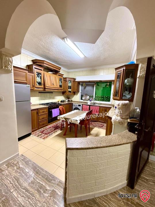 بيت مستقل مساحة 465م على أرض 309م للبيع في عمان - ابو علندا الطبقة الشرقية