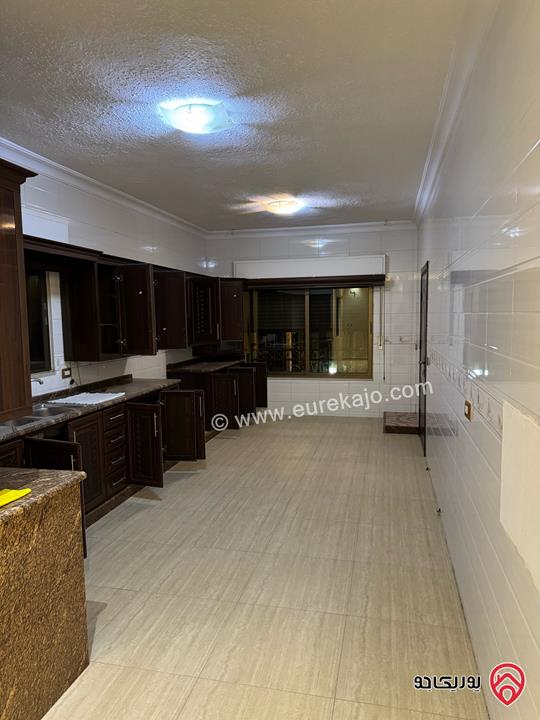 شقة ارضية مساحة 189م داخلي و 100م خارجي للإيجار في عمان - مرج الحمام 