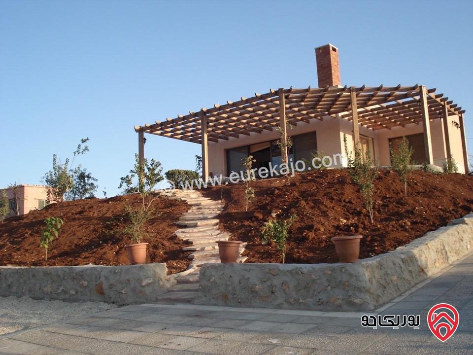 مزرعة مساحة الأرض 4 دونم و 500م والبناء 100م للبيع في الزرقاء - منطقة بيرين 