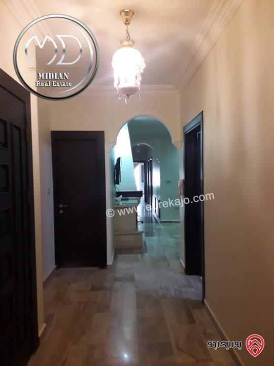 شقة أرضية مفروشة للايجار في عمان - خلدا مساحة 200م مع ترس و حديقة 150م تشطيبات و فرش سوبر ديلوكس بسعر مميز