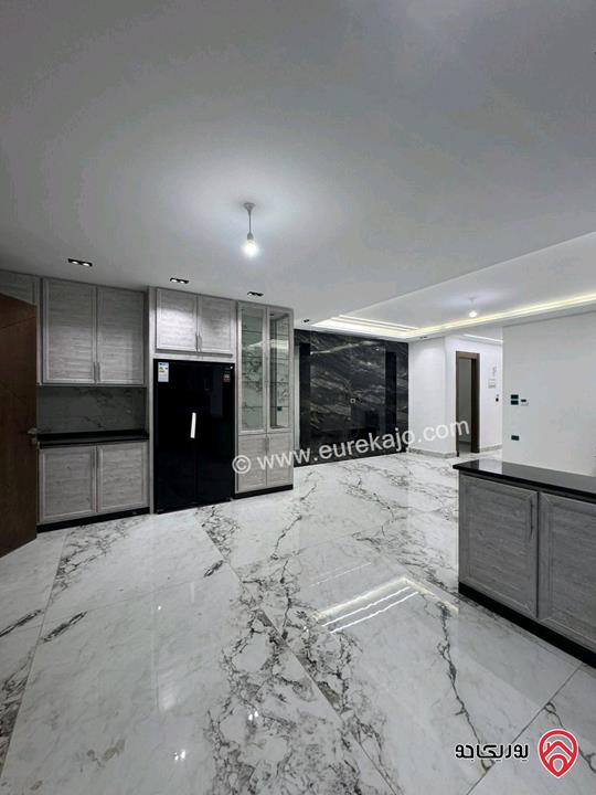 شقة سوبر ديلوكس فاخرة طابق شبه ارضي مساحة 190م داخلي و 70م خارجي للايجار في عمان - دير غبار 