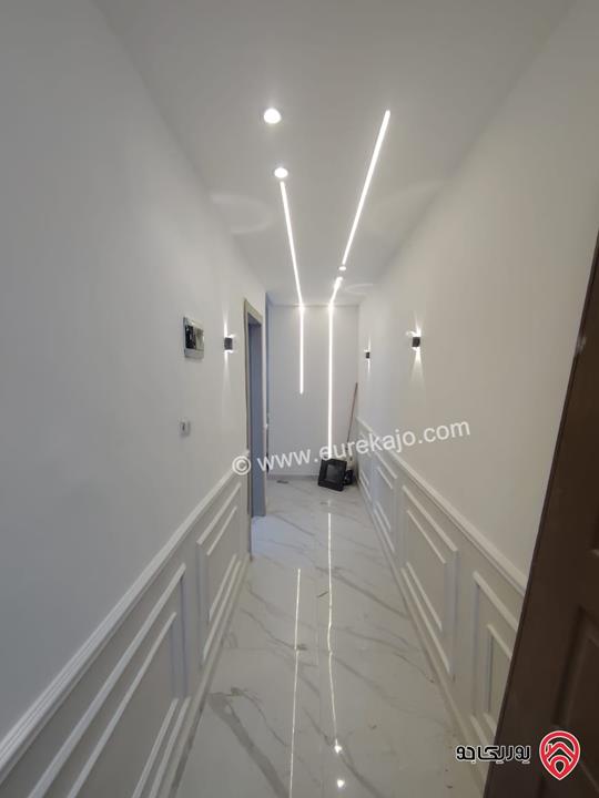 شقة طابق رابع روف مساحة 120م للايجار في عمان - ضاحية الرشيد 