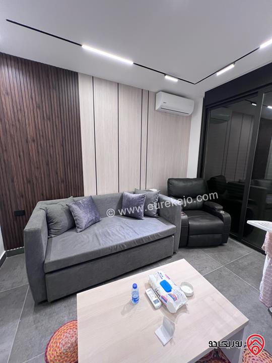 شقة فخمة طابق ثالث دوبلكس مساحة 300م للبيع مفروشة في عمان - مرج الحمام