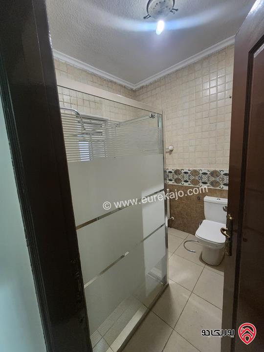 شقة فارغة طابق ثالث مساحة 200م للايجار في عمان - ام اذينة 