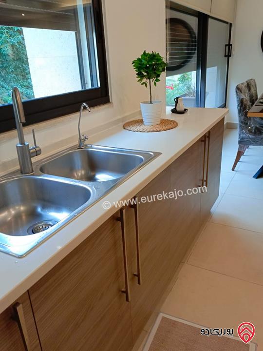 شقة مفروشة مساحة 102م داخلي و 70م خارجي للايجار في عمان - عبدون من المالك مباشرة