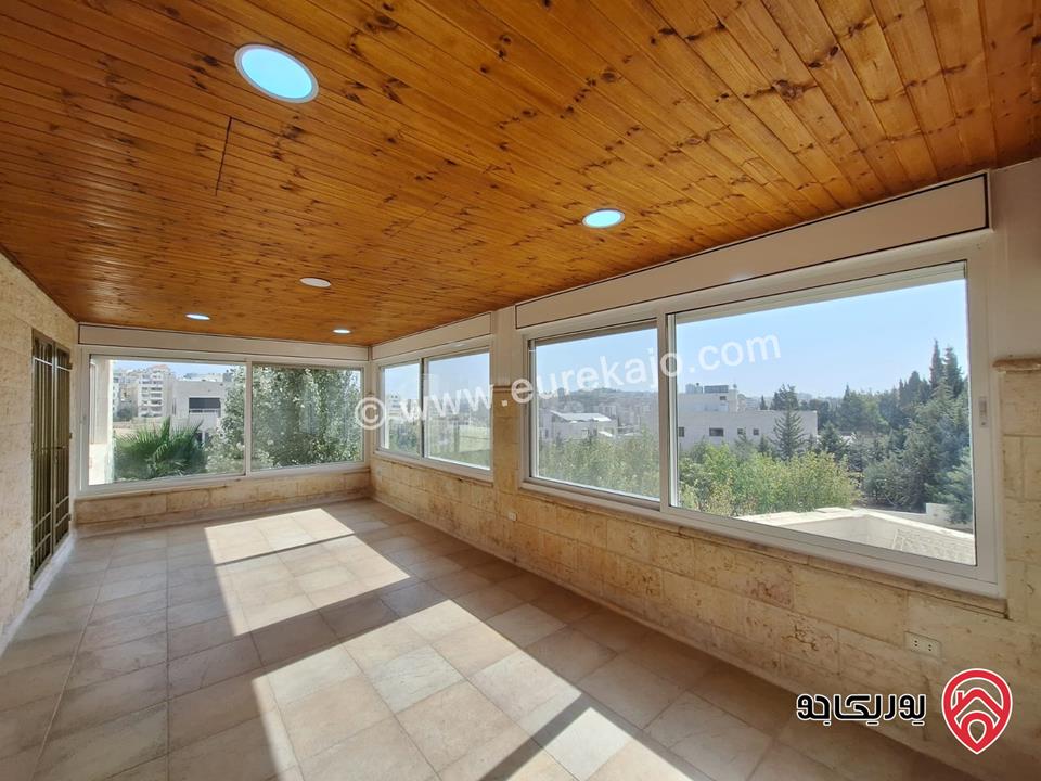 شقة دوبلكس للايجار في عمان - دابوق مساحة البناء 550م والحديقة 160م