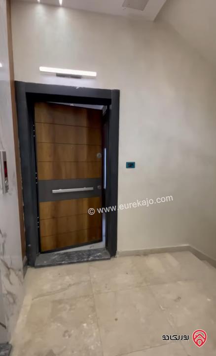 شقة شبه أرضية مساحة 230م داخلي و 160م خارجي للبيع في عمان - دير غبار بسعر مغري جداً