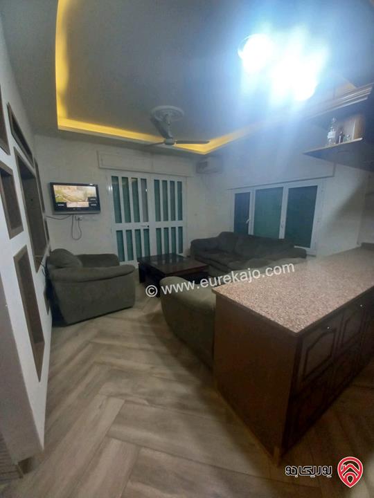 فيلا مساحة 500م على أرض 1900م للبيع في عمان - منطقة ام الدنانير 