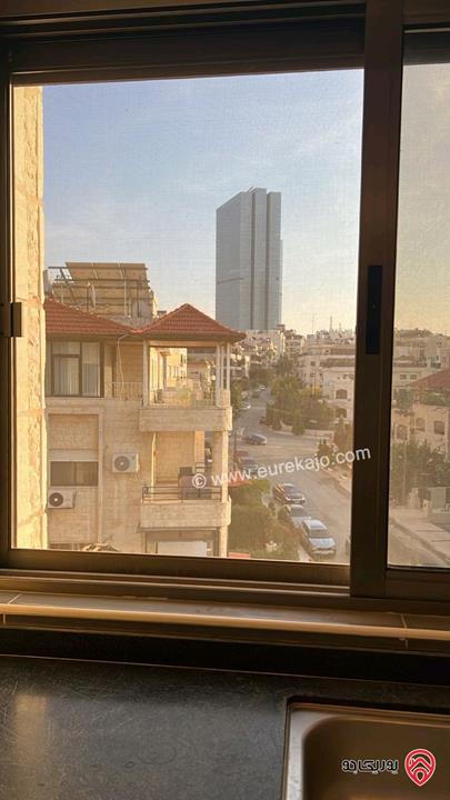 شقة مساحة 180م مع روف 100م للبيع في عمان - ام أذينة