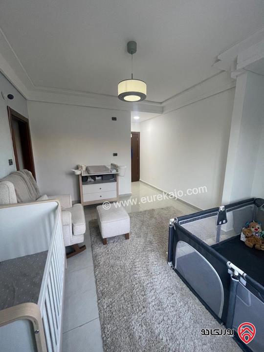 شقة شبه أرضية مساحة 245م داخلي و 250م خارجي للبيع في عمان - عبدون