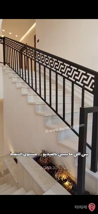 فيلا فاخرة مساحة 1 دونم على أرض 2 دونم للبيع في عمان طريق المطار مقابل ايكيا 