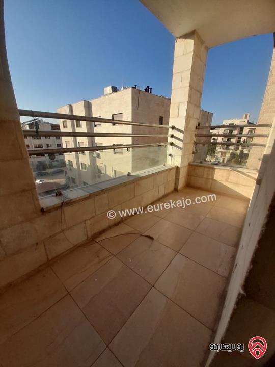 شقة طابق ثالث مساحة 180م للايجار في عمان - ام السماق