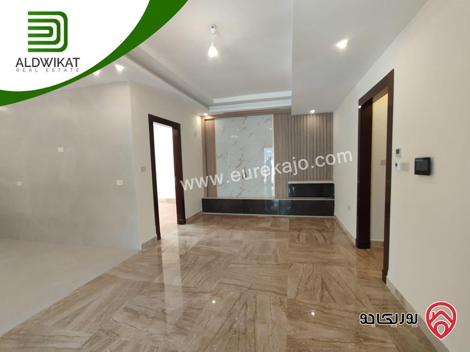 شقة طابق ارضي مساحة البناء 200م ومساحة الحديقة 150م للبيع في عمان - دابوق