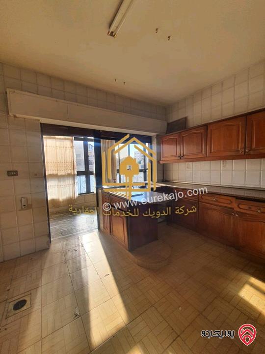 شقة فارغة طابق اول مساحة 250م للايجار في عمان - شفا بدران 