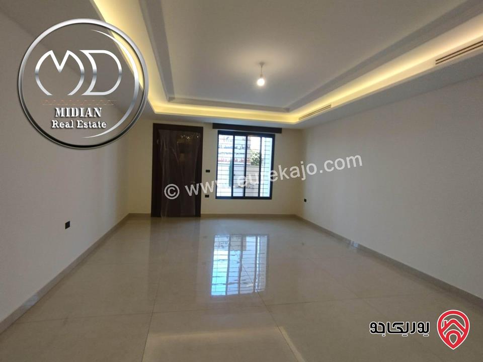 شقق ارضية جديدة للبيع في عمان - ضاحية النخيل مساحات 190 & 200م مع تراسات وحدائق تشطيبات و ديكورات سوبر ديلوكس