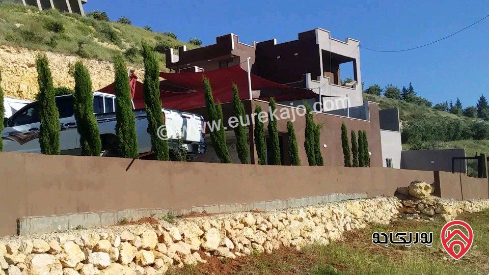 مزرعة مساحة الأرض 4 دونمات مع شاليه 250م للبيع في جرش خلف جامعة فيلادلفيا