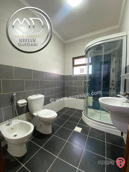 شقة فارغة للايجار في عمان - خلدا مساحة 230م طابق ثالث تشطيبات سوبر ديلوكس اطلالة جميلة بسعر مميز جداً