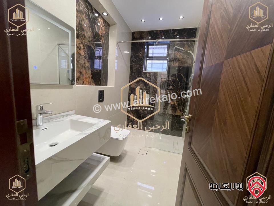 شقة فارغة أرضية مساحة 225م داخلي و 200م خارجي للايجار في عمان - الجبيهة