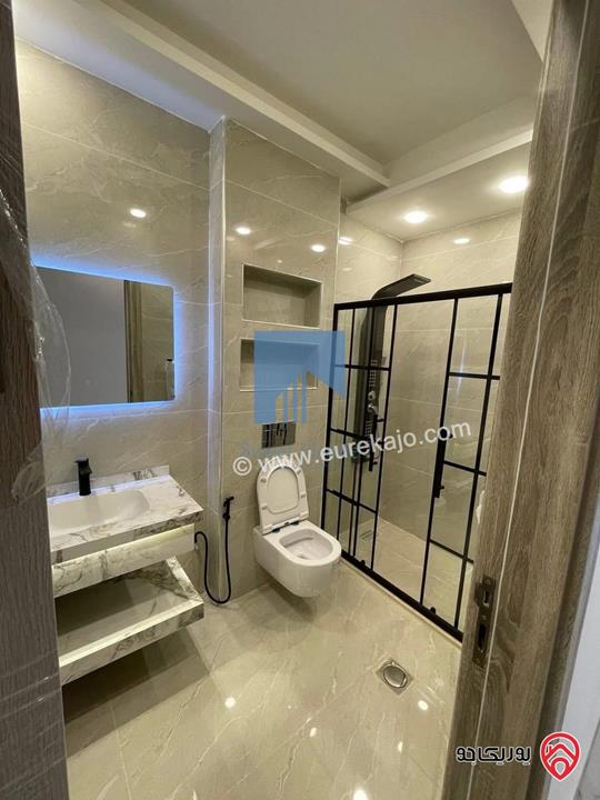 شقة فاخرة للبيع في عمان - خلدا قرب إشارة البنك العربي ومركز زها طابق ثاني 220م تشطيب سوبر ديلوكس لم تسكن