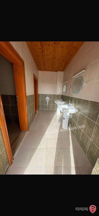 مزرعة مساحة الأرض 10 دونم والبناء 500م للبيع في عمان - منطقة وادي السير البصة ام الخنازير 