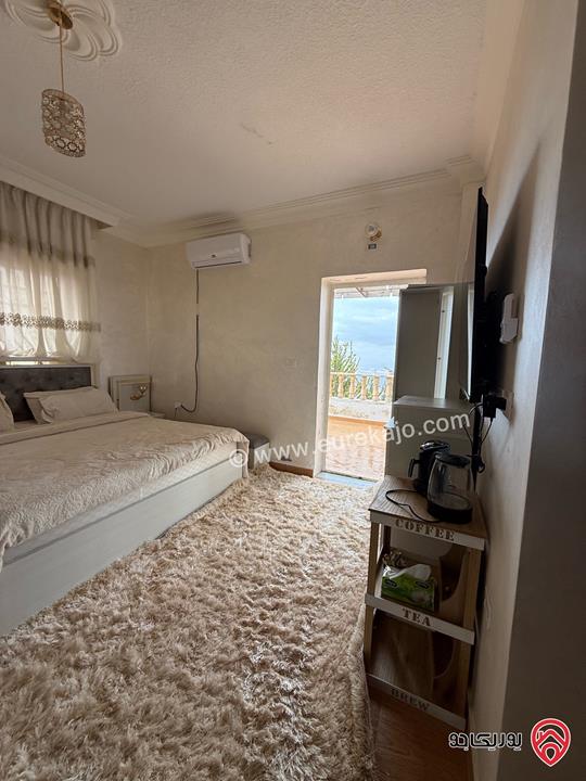 فيلا دوبلكس مساحة 300م على أرض 480م للبيع في مغاريب السلط 