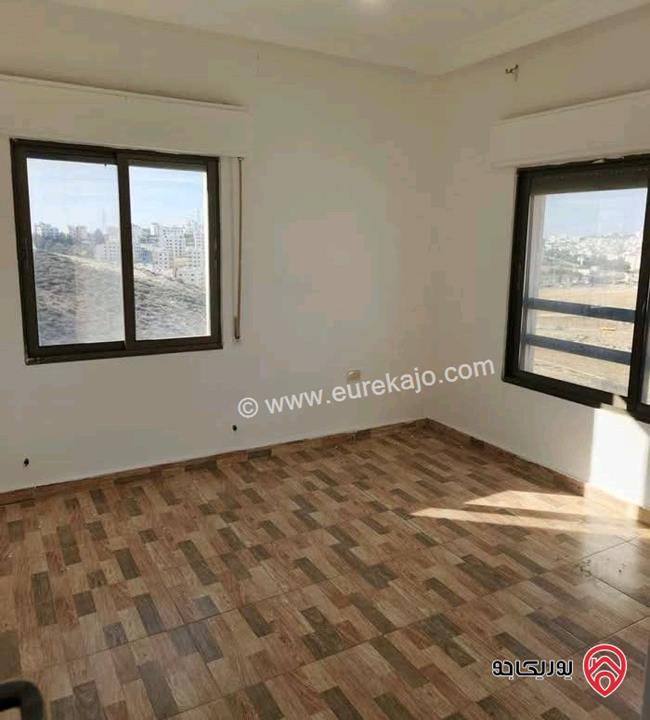 شقة فارغة مساحة 180م طابق ثالث للايجار في عمان - مرج الحمام 