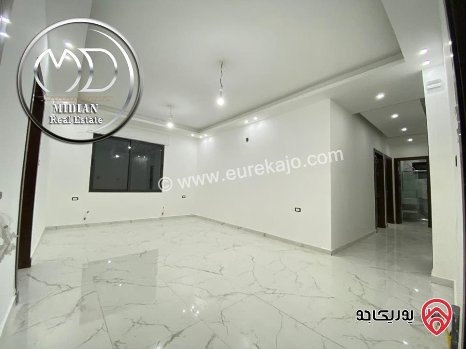 شقة دوبلكس طابق اخير مع روف للبيع في عمان - الرابية مساحة 230م تشطيبات سوبر ديلوكس اطلالة جميلة بسعر مميز