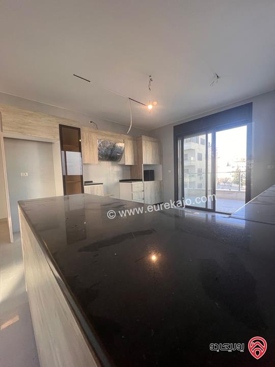 شقة مساحة 240م طابق ثاني للايجار في عمان - ام السماق 