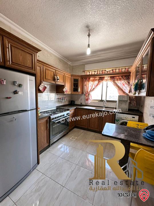 شقة مفروشة مساحة 100م طابق أول للبيع في عمان - الجندويل 