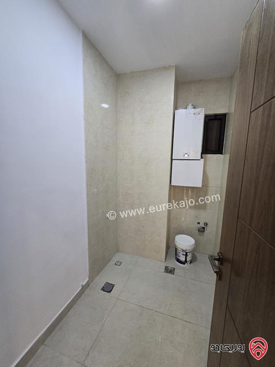 شقة ارضية جديدة مساحة 225م داخلي و 100م خارجي مع مدخل خاص للإيجار الفارغ السنوي في عمان - ضاحية الامير راشد