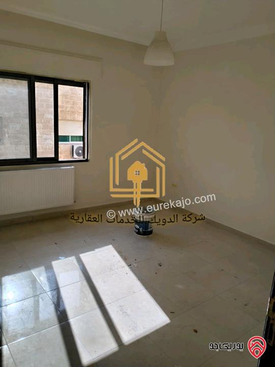 شقة فارغة طابق ثاني مساحة 200م للإيجار في عمان - الجندويل