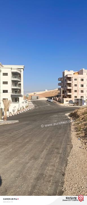 قطعة أرض مساحة 758م للبيع في عمان - الجبيهة حي المنصور – مطلة على شارع ياجوز