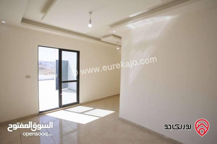 شقة طابق ثالث مع روف مساحة 135م للبيع في عمان - ابو علندا بسعر 50 الف قابل للتفاوض كاش او اقساط