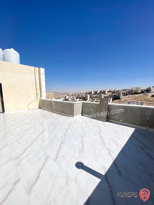 شقة مميزة طابق اخير مع روف مساحة 166م للبيع في عمان - منطقة عدن