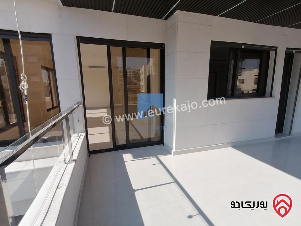 شقة فاخرة للبيع في عمان أم السماق - خلف السيتي مول وقرب مكة مول طابق ارضي 250م تشطيب سوبر ديلوكس لم تسكن