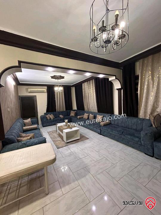 منزل مستقل مكون من طابقين على أرض 250م للبيع في عمان - أبو علندا