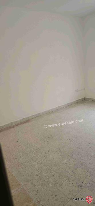 شقة طابق ثالث مساحة 127م للبيع في عمان - السابع