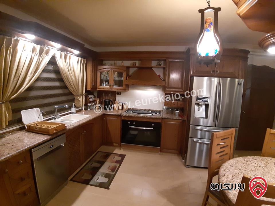 فيلا دوبلكس مساحة 500م على أرض 400م للبيع في الزرقاء الجديدة تشطيب مميز