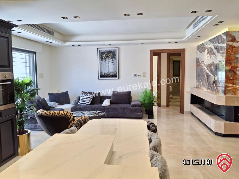 شقة ارضية جديدة مساحة 235م داخلي و 350م خارجي مفروشة للايجار في عمان - عبدون