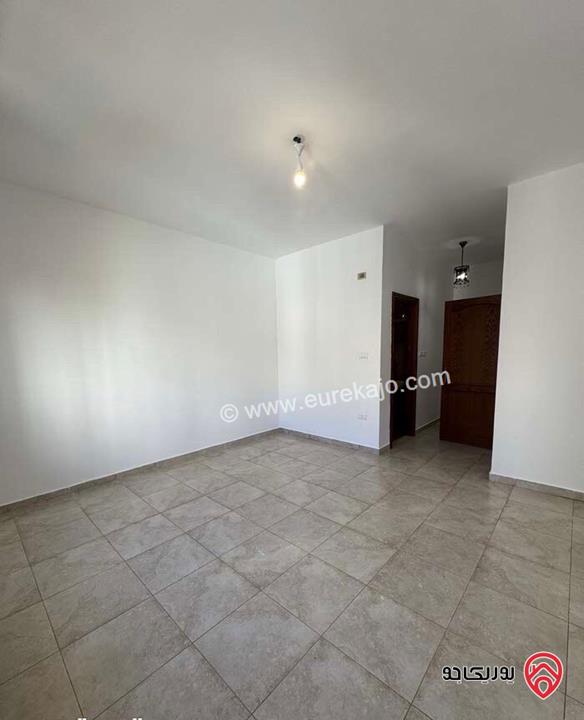 شقة مساحة 170م طابق ثالث للايجار في ام عمان - اذينة 