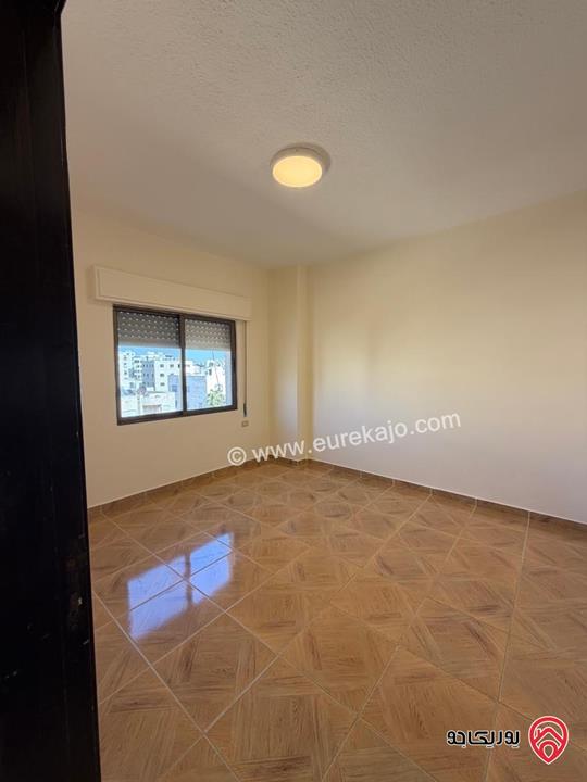 شقة ديلوكس ‏طابق ثالث مساحة 130م للبيع في عمان - الجبيهة