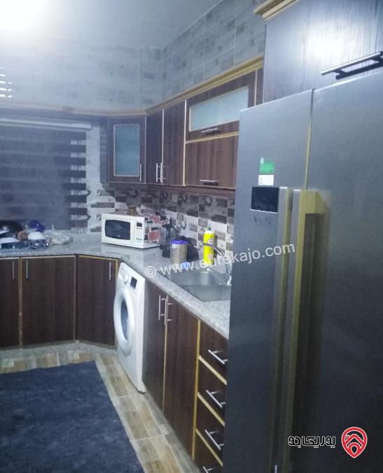 شقة مساحة 96م طابق ثالث للبيع في الجبل الأخضر 